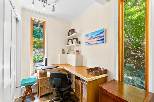 445 Oxley Street N, West Vancouver, BC 