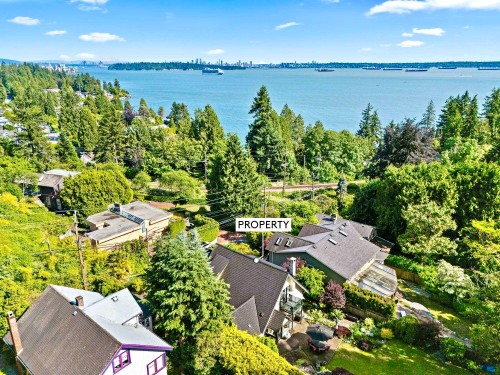 445 Oxley Street N, West Vancouver, BC 