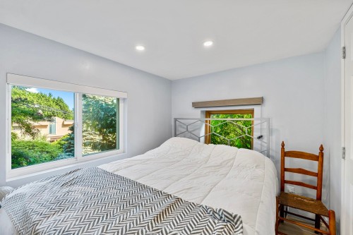 445 Oxley Street N, West Vancouver, BC 