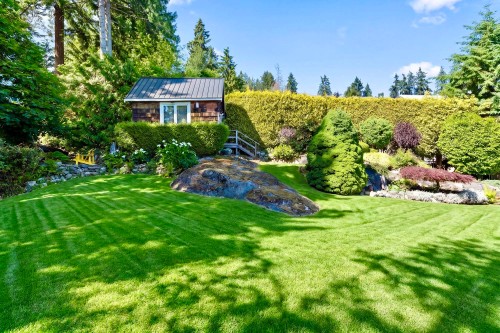 445 Oxley Street N, West Vancouver, BC 