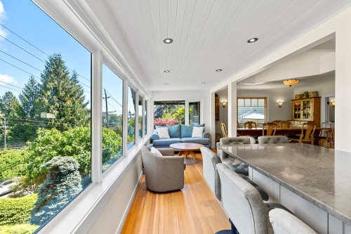 445 Oxley Street N, West Vancouver, BC 