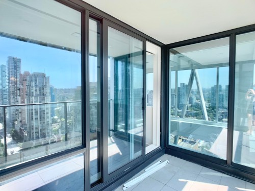 1111 Richards, Vancouver, BC 