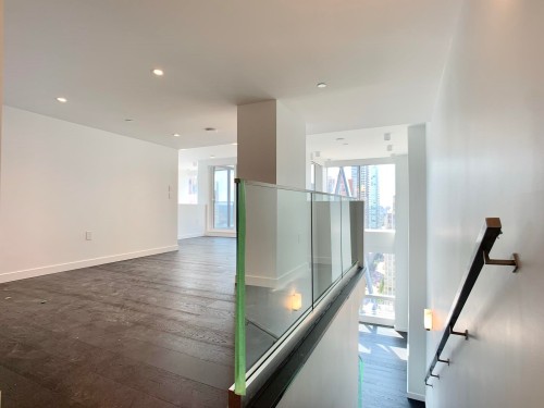 1111 Richards, Vancouver, BC 