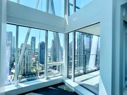 1111 Richards, Vancouver, BC 