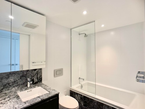 1111 Richards, Vancouver, BC 