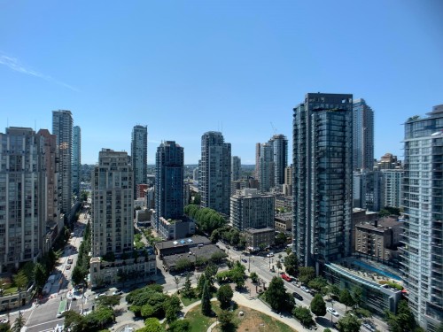 1111 Richards, Vancouver, BC 