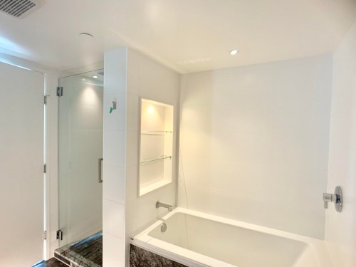 1111 Richards, Vancouver, BC 