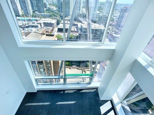 1111 Richards, Vancouver, BC 
