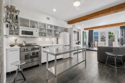 308-1275 Hamilton Street  Vancouver, BC V6B 1E2