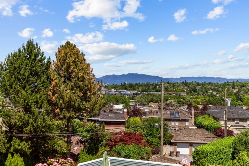 2495 33Rd Avenue W, Vancouver, BC 