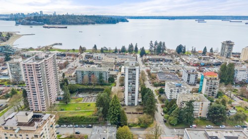 704-650 16th Street  West Vancouver, BC V7V 3R9