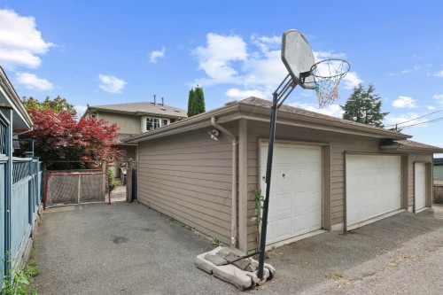 416 Keith Road W, North Vancouver, BC 