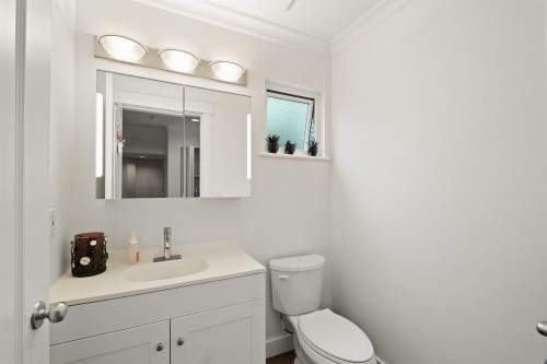 416 Keith Road W, North Vancouver, BC 