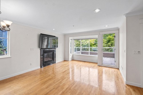 416 Keith Road W, North Vancouver, BC 