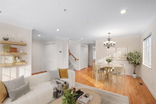 416 Keith Road W, North Vancouver, BC 