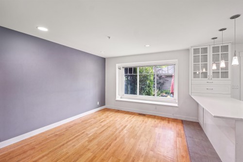 416 Keith Road W, North Vancouver, BC 