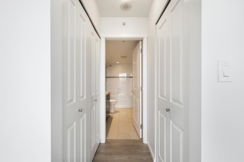 1006-2289 Yukon Crescent, Burnaby, BC - Indoor Photo Showing Other Room