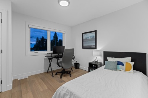 929 Canyon Boulevard, North Vancouver, BC 