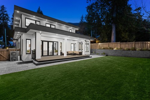 929 Canyon Boulevard, North Vancouver, BC 