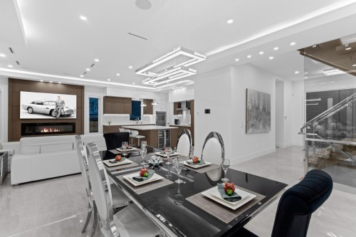 929 Canyon Boulevard, North Vancouver, BC 