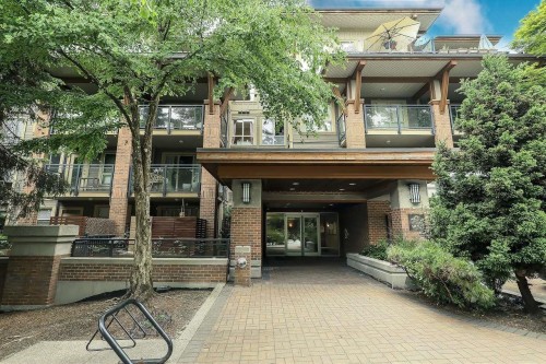 301-1633 Mackay Avenue  North Vancouver, BC V7P 0A2