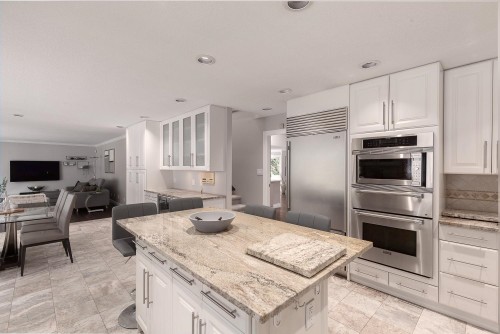 3557 36Th Avenue W, Vancouver, BC - Indoor Photo Showing Kitchen