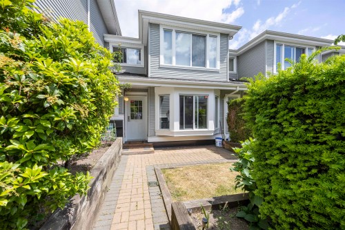 10-7370 Stride Avenue  Burnaby, BC V3N 5E6