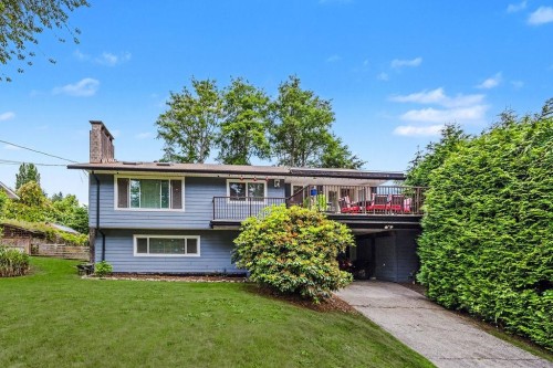 1102 Grandview Road  Gibsons, BC V0N 1V3
