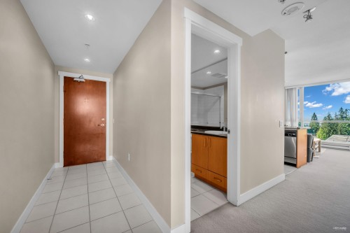 1007-9222 University Crescent, Burnaby, BC - Indoor Photo Showing Other Room