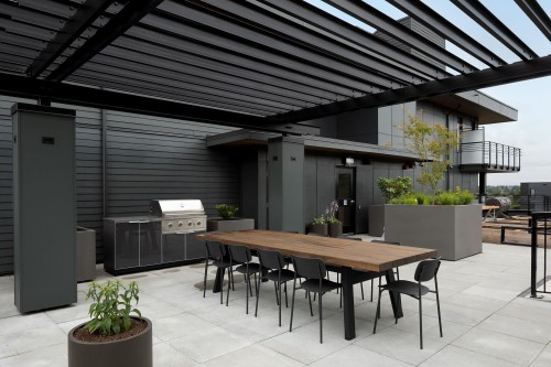 419-2450 Garden Drive, Vancouver, BC 