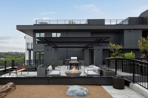 419-2450 Garden Drive, Vancouver, BC 