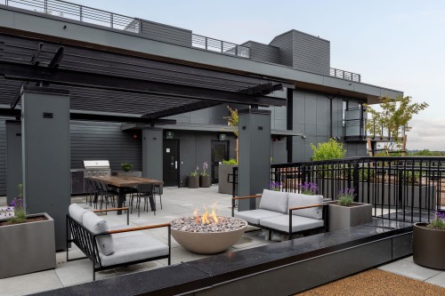 419-2450 Garden Drive, Vancouver, BC 