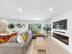 1270 Premier Street North Vancouver, BC V7J 2H4
