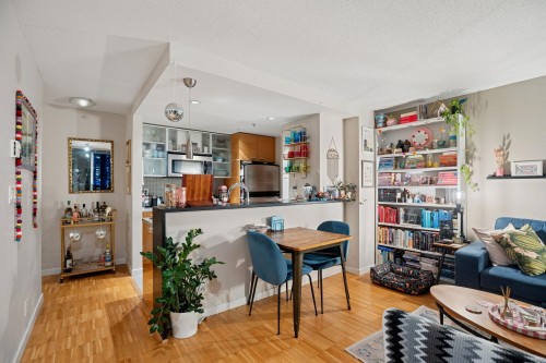 1901-33 Smithe Street  Vancouver, BC V6B 0B5