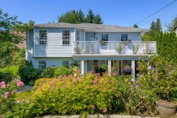 384 Blue Mountain Street Coquitlam, BC V3K 4J8