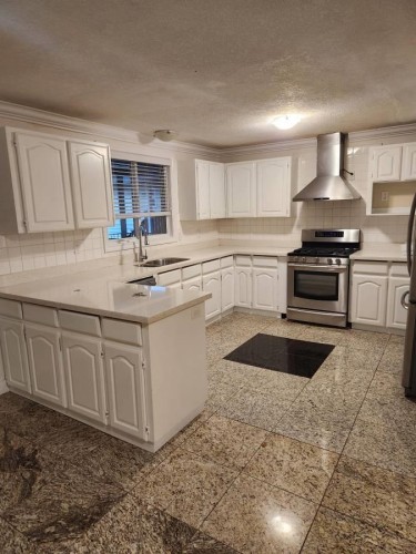 322 Mariner Way, Coquitlam, BC 