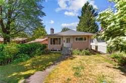 7643 Selkirk Street  Vancouver, BC V6P 4H3