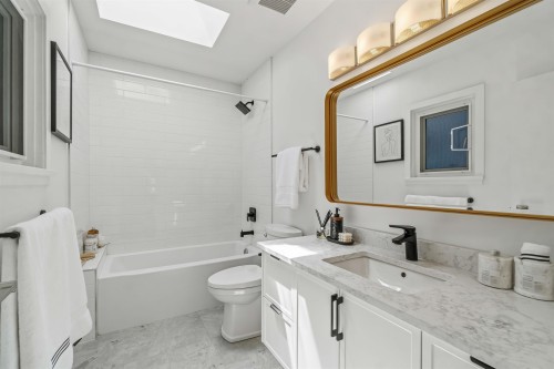 3534 17Th Avenue W, Vancouver, BC 