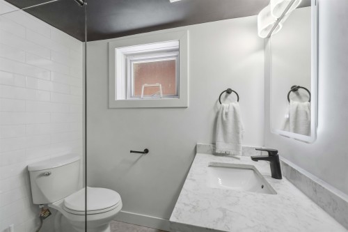 3534 17Th Avenue W, Vancouver, BC 