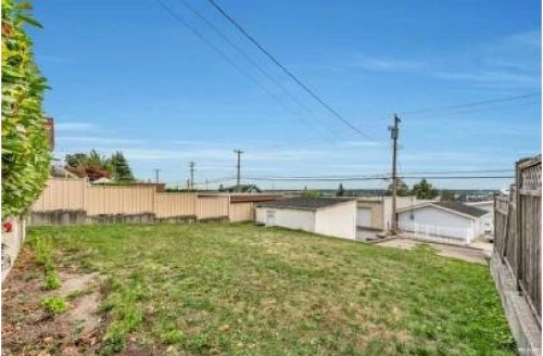 2208 Burquitlam Drive, Vancouver, BC 
