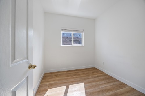 2320 Dundas Street, Vancouver, BC 