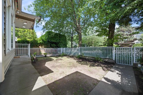 2320 Dundas Street, Vancouver, BC 
