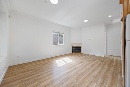 2320 Dundas Street, Vancouver, BC 