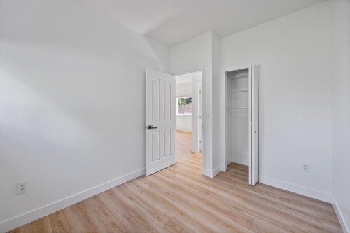 2320 Dundas Street, Vancouver, BC 