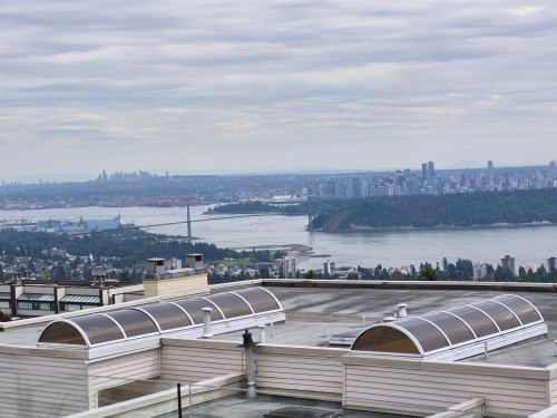 105-2274 Folkestone Way  West Vancouver, BC V7S 2X7