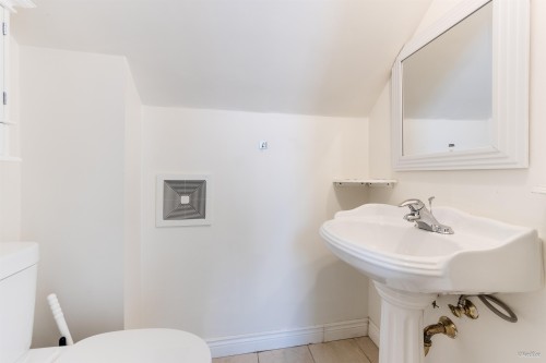 2146 33Rd Avenue W, Vancouver, BC 