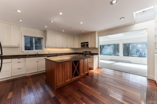 2146 33Rd Avenue W, Vancouver, BC 