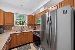 25-1010 Ewen Avenue New Westminster, BC V3M 5C9