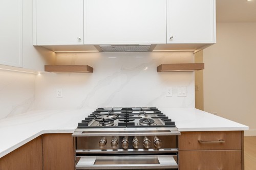 2-1845 51St Avenue E, Vancouver, BC 