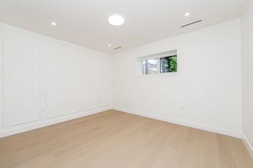 2-1845 51St Avenue E, Vancouver, BC 